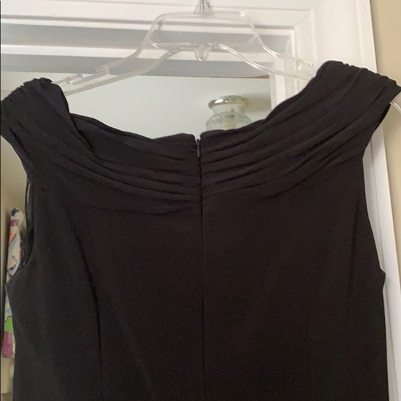 Functional black dress - Picture 4 of 4
